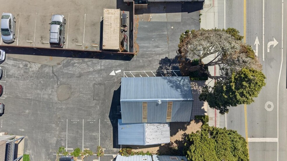 More Photos Of 408 Trout Gulch Rd, Aptos Freestanding For Sale