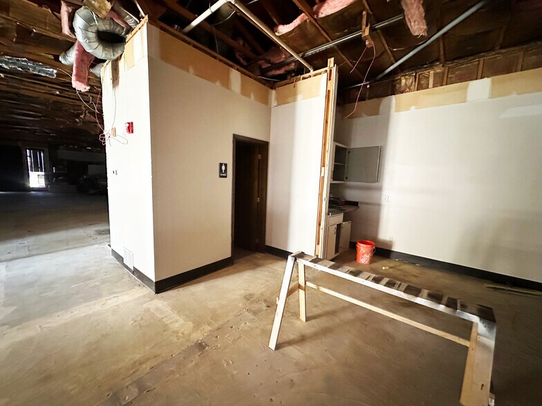 More Photos Of 1198 Old Henderson Rd, Columbus Warehouse For Sale