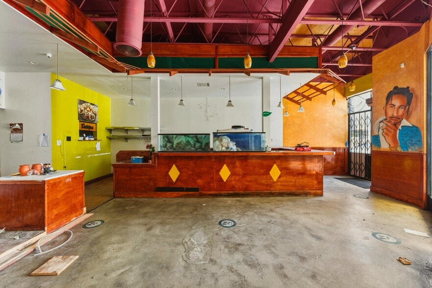 More Photos Of 10020-10036 Venice Blvd, Culver City Freestanding For Lease