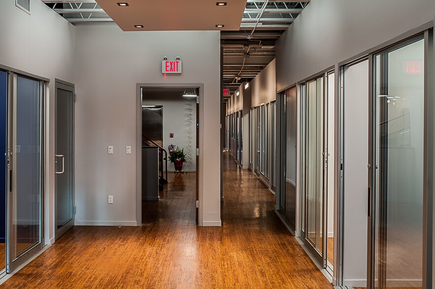 More Photos Of 30 W Main St, Riverhead Office For Lease