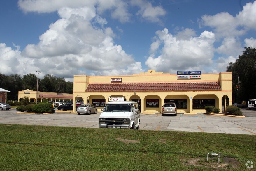 Primary Photo Of 5016-5060 Mission Square Ln, Zephyrhills Unknown For Lease