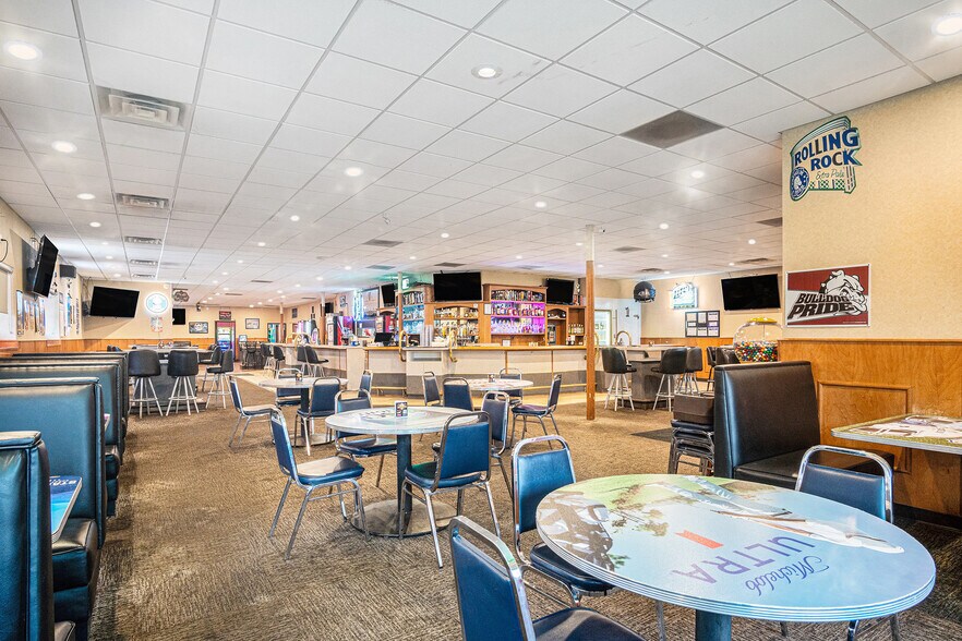 More Photos Of 203 N Egan Ave, Madison General Retail For Sale