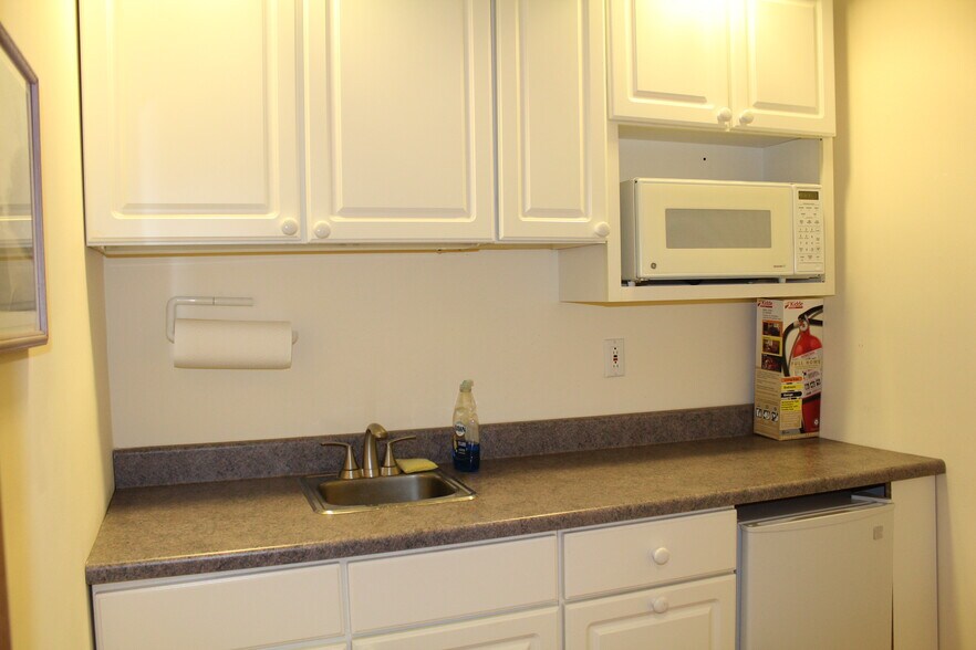 More Photos Of 1866 Commerce St, Yorktown Heights Office Residential For Lease