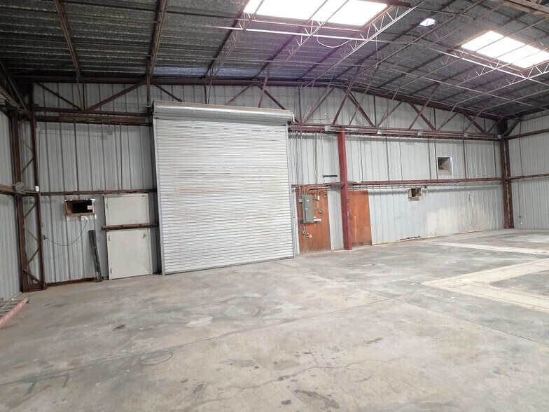 More Photos Of 3829 Rising Sun Rd, Bullhead City Distribution For Lease