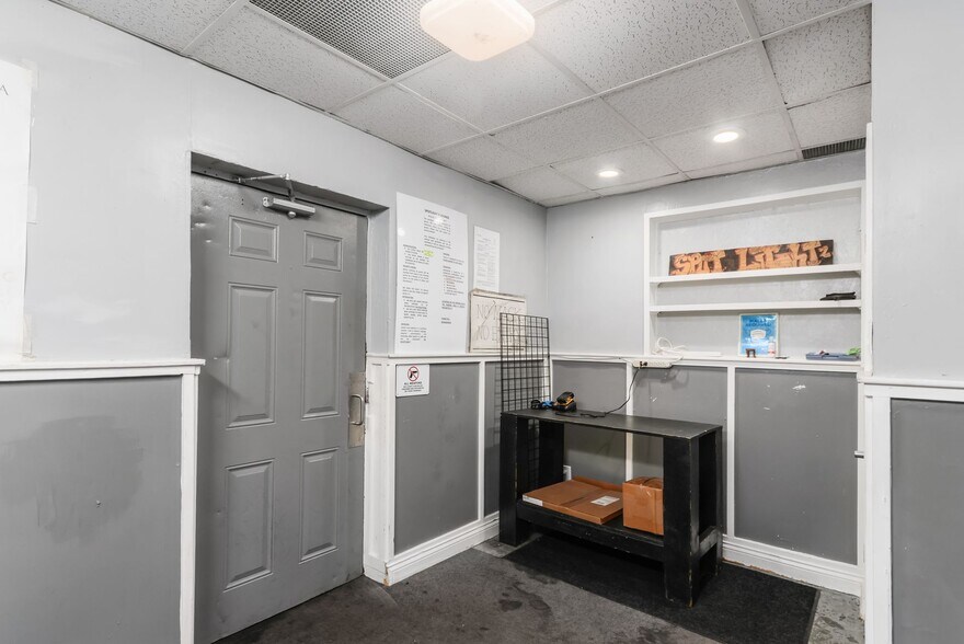 More Photos Of 1662 W Mound St, Columbus Restaurant For Sale