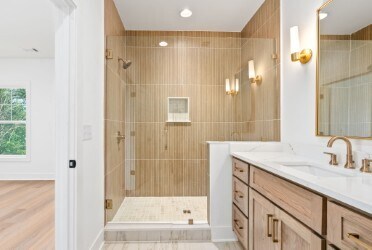 More Photos Of 580 Pride Ave, Auburn Specialty For Sale