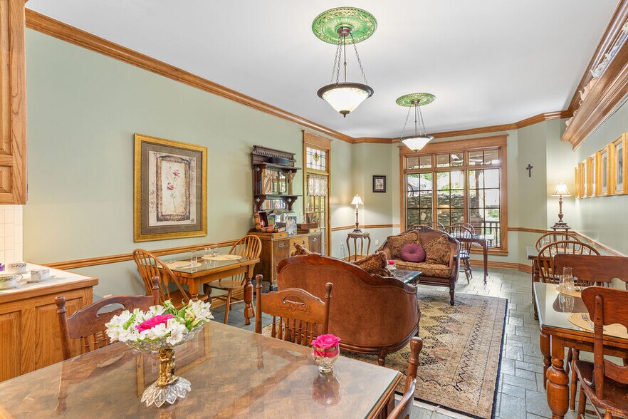 More Photos Of 46 Hillside Ave, Eureka Springs Hospitality For Sale