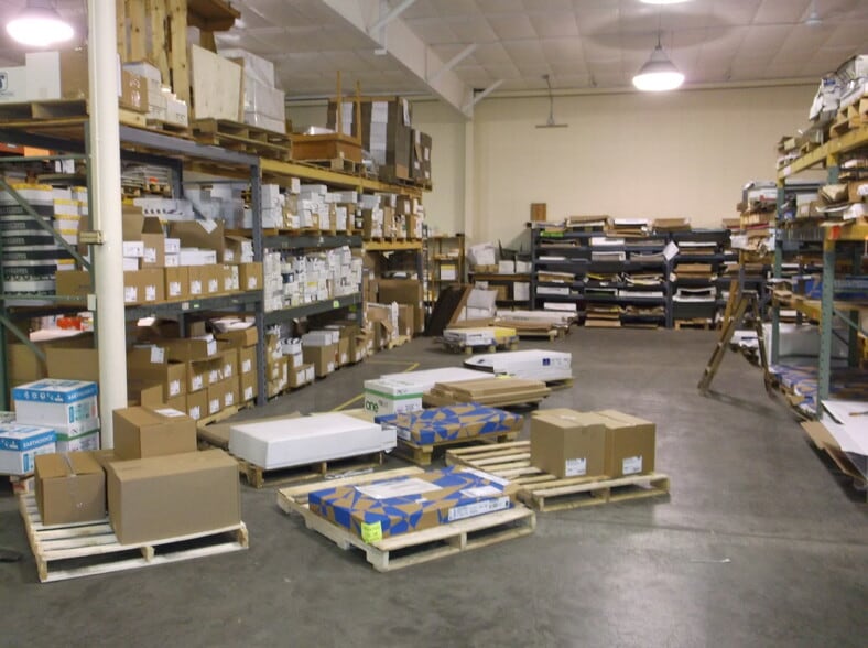 More Photos Of 1465 S Washburn St, Oshkosh Industrial For Sale