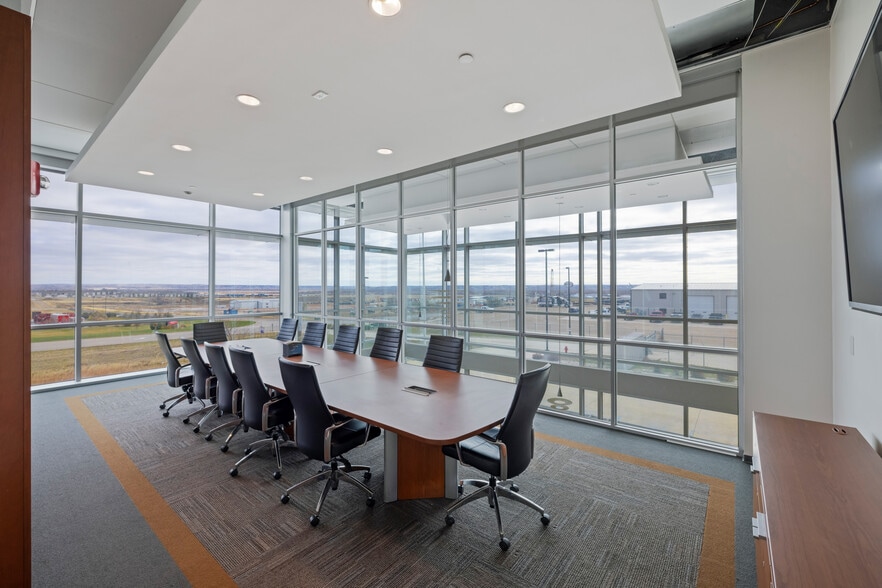 More Photos Of 805 48th Ave W, Williston Manufacturing For Sale