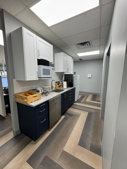 More Photos Of 5040 12A St SE, Calgary Warehouse For Lease