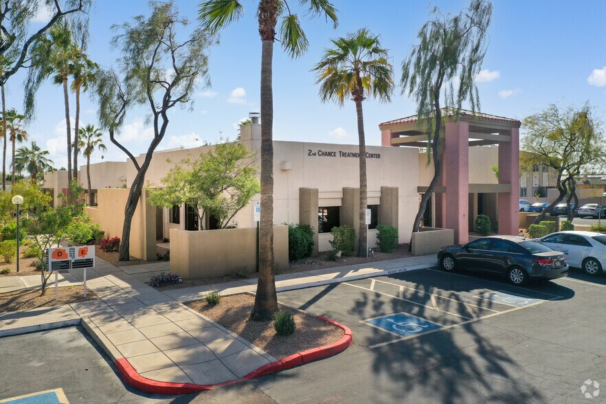 More Photos Of 16620 N 40th St, Phoenix Unknown For Lease