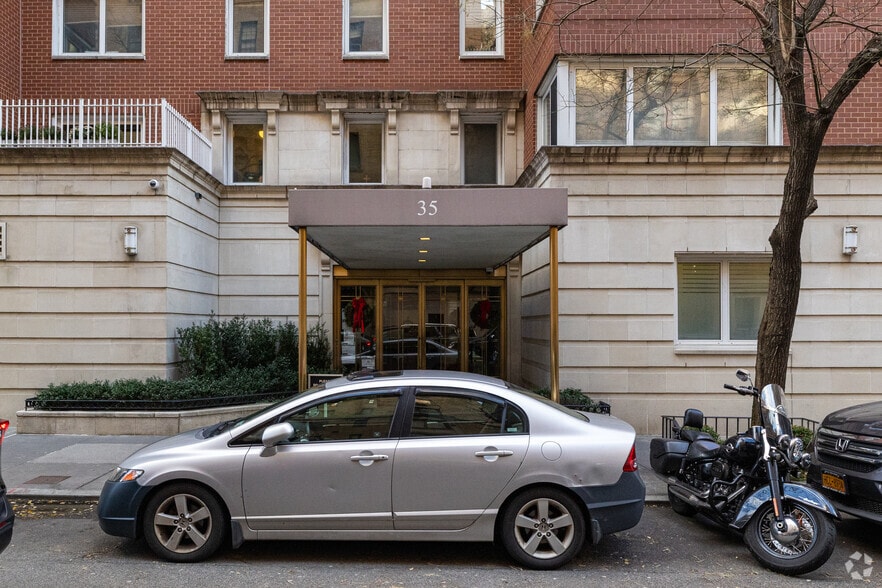 More Photos Of 35 E 85th St, New York Apartments For Sale
