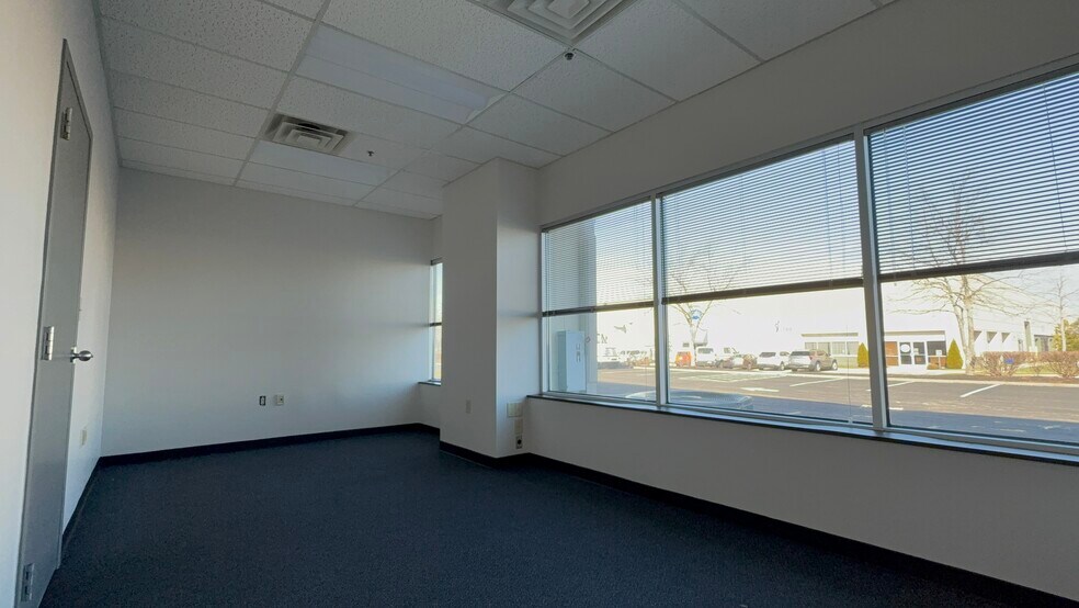 More Photos Of 1720 Fortune Ct, Lexington Light Distribution For Lease