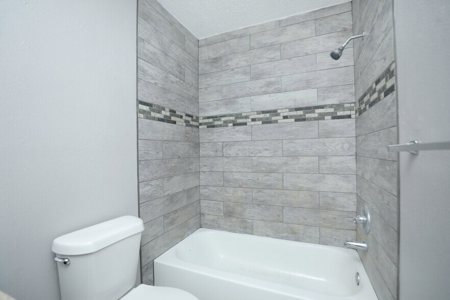 More Photos Of 2910 Old Lane City Rd, Wharton Apartments For Sale