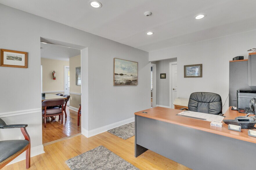 More Photos Of 9279 Kings Hwy, King George Loft Creative Space For Sale