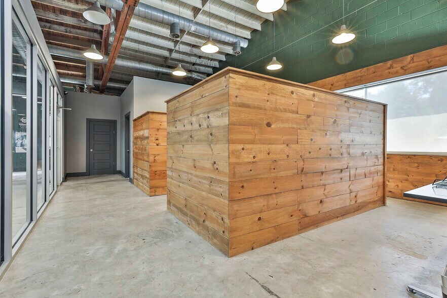 More Photos Of 147 Jackson St, Newnan Freestanding For Lease