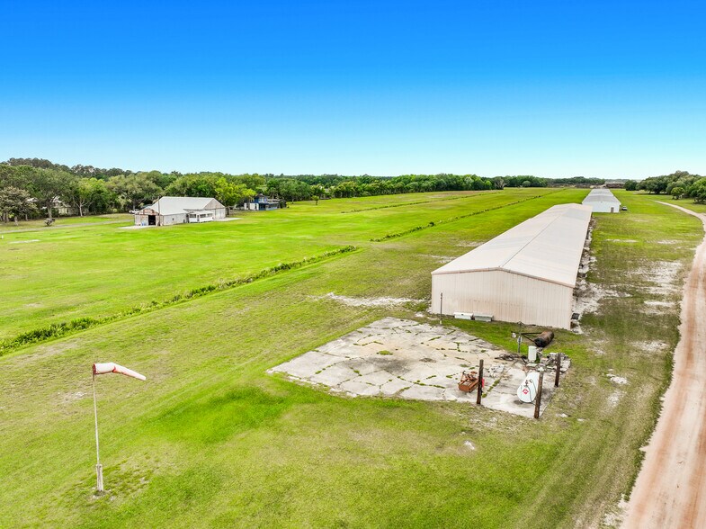 More Photos Of 7001 W Jones Ave, Mount Dora Airplane Hangar For Sale