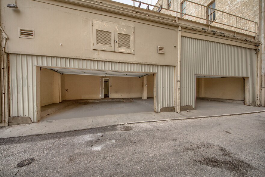 More Photos Of 515 E Houston St, San Antonio Storefront Retail Office For Lease