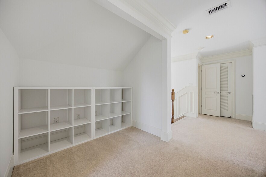 More Photos Of 574 East Ave NE, Atlanta Multifamily For Sale