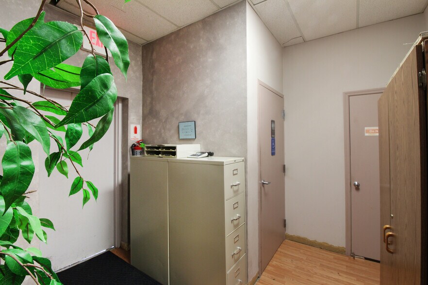 More Photos Of 5911-5921 Rutledge Pike, Knoxville Medical For Sale