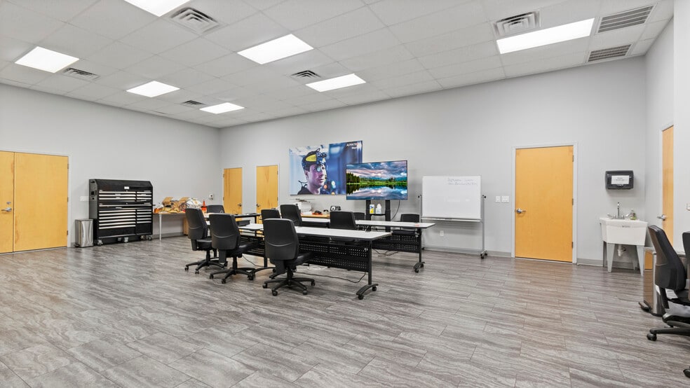 More Photos Of 1205 Butler Rd, League City Warehouse For Sale