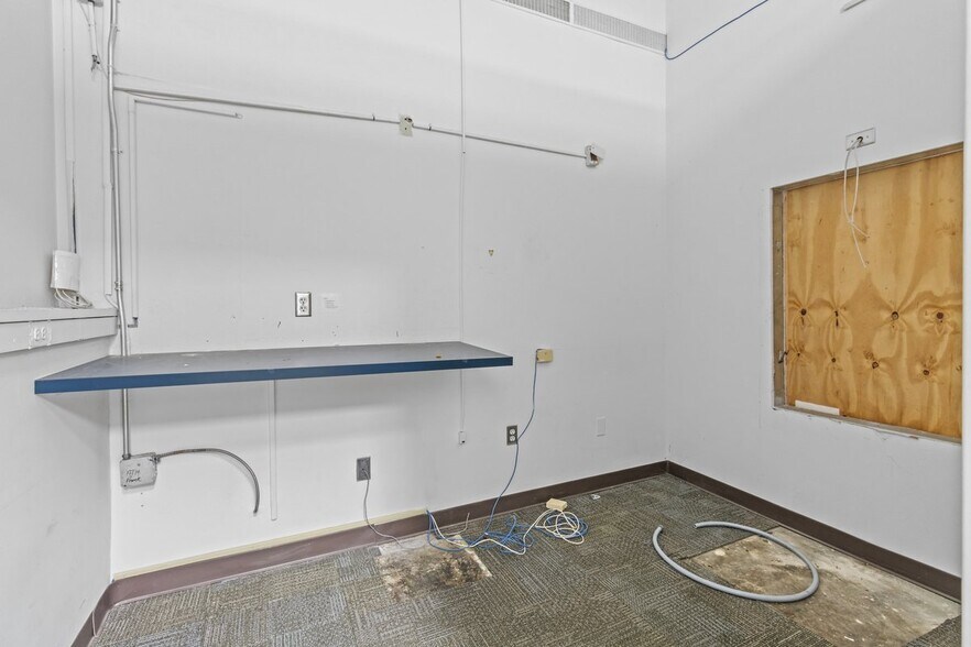 More Photos Of 89 Main St, Little Falls Bank For Lease