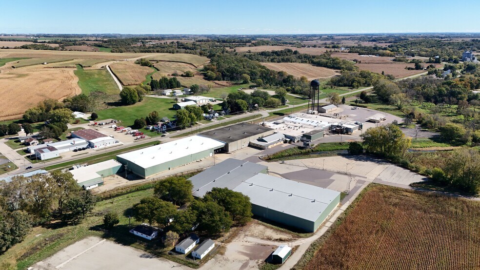 More Photos Of 680 E John St, Markesan Warehouse For Lease