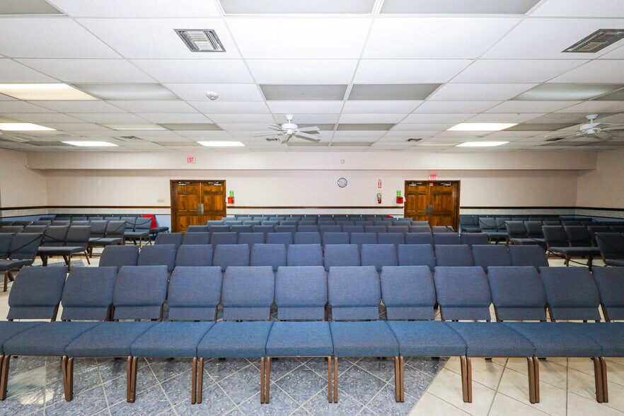 More Photos Of 1600 Clark Blvd, Laredo General Retail For Sale