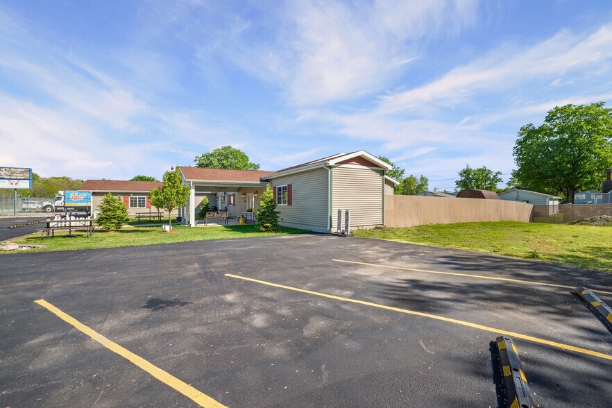 More Photos Of 12150 N US Highway 421, Monticello General Retail For Sale