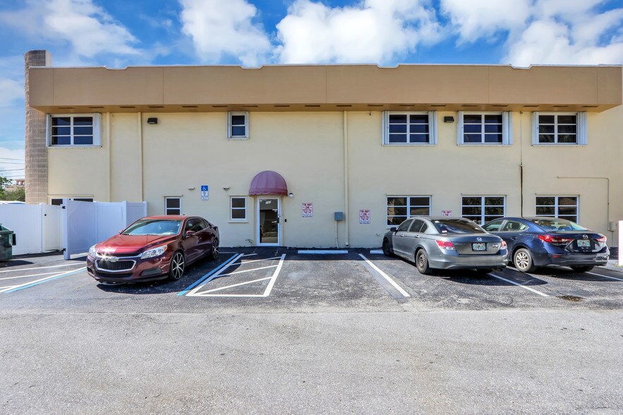 More Photos Of 731 N US Highway 1, Tequesta Medical For Sale