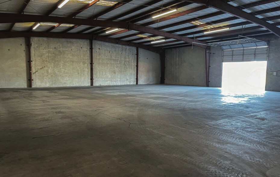 More Photos Of 3401 W Expressway 83, McAllen Flex For Lease