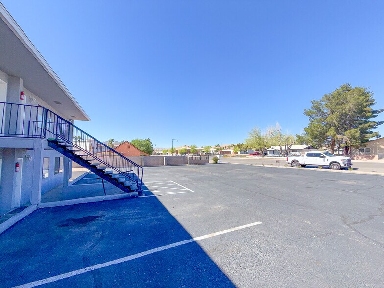 More Photos Of 126 E 1st North St, Mesquite Multifamily For Sale