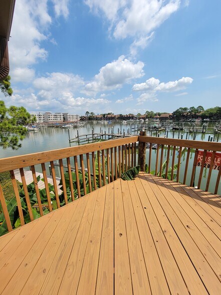 More Photos Of 2318 Crows Nest Dr, League City Specialty For Sale