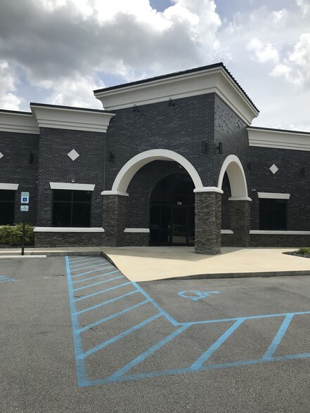 More Photos Of 947 E Main St, Lexington Office For Lease