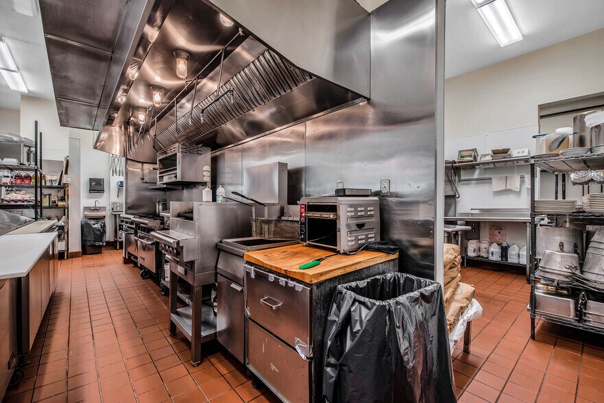 More Photos Of 787 Main St S, Woodbury Storefront Retail Office For Sale