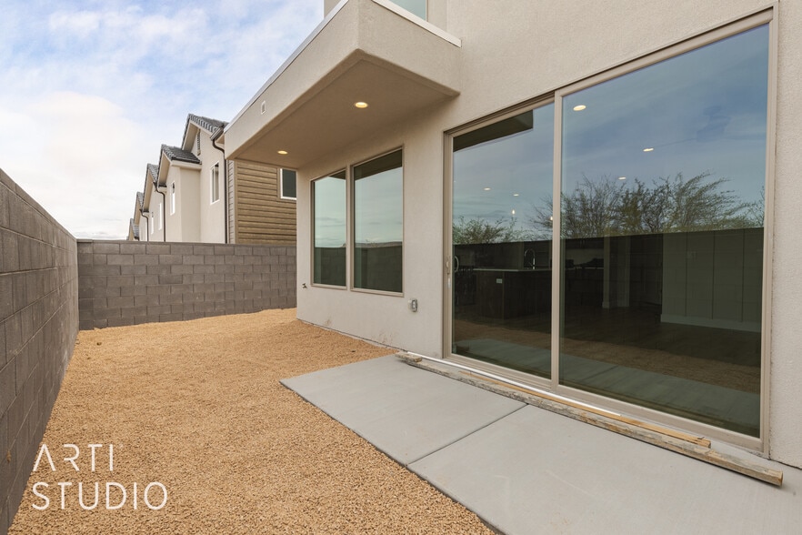 More Photos Of 1990 W 250 S, Hurricane Apartments For Sale