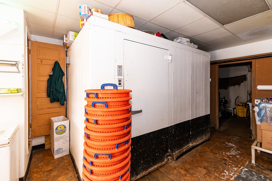 More Photos Of 6328 Windsor Mill Rd, Gwynn Oak Storefront Retail Office For Sale