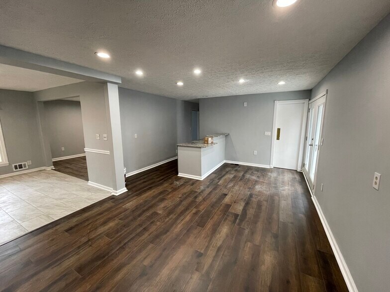 More Photos Of 3036 NE Roswell Rd, Marietta Office Residential For Lease