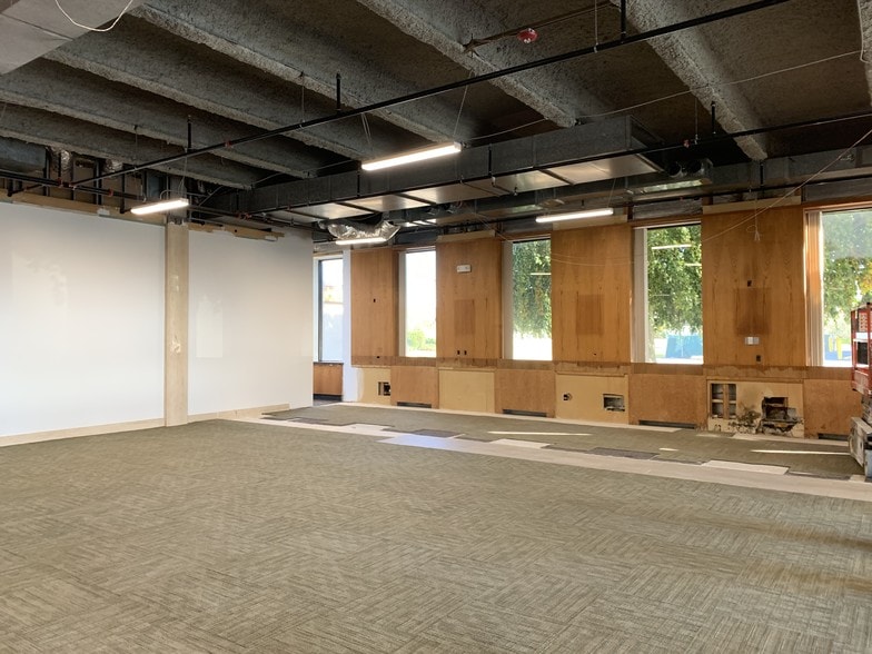 More Photos Of 4 Plaza Way, Fairhaven Bank For Lease
