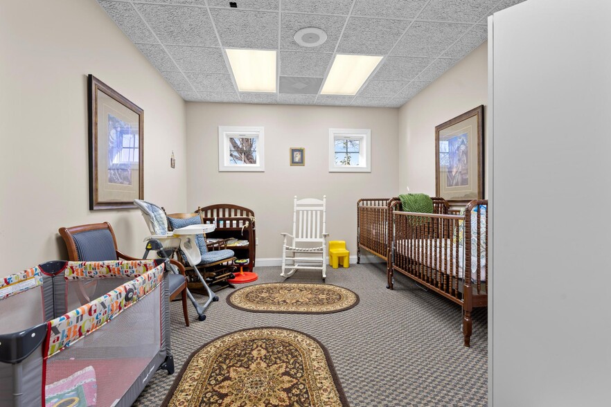 More Photos Of 6540 Brevard Rd, Etowah Office For Sale