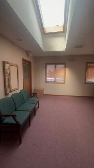 More Photos Of 680 Easton Ave, Somerset Medical For Sale