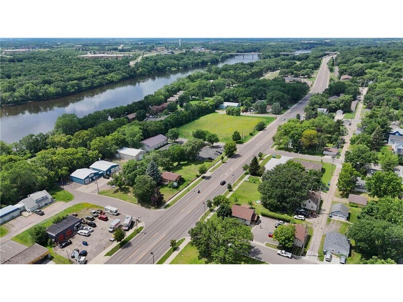 More Photos Of 519 Benton Dr, Sauk Rapids Service Station For Sale