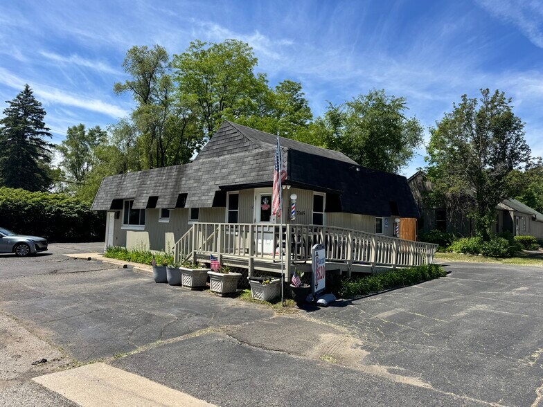 More Photos Of 7045 Cooley Lake Rd, West Bloomfield Freestanding For Sale