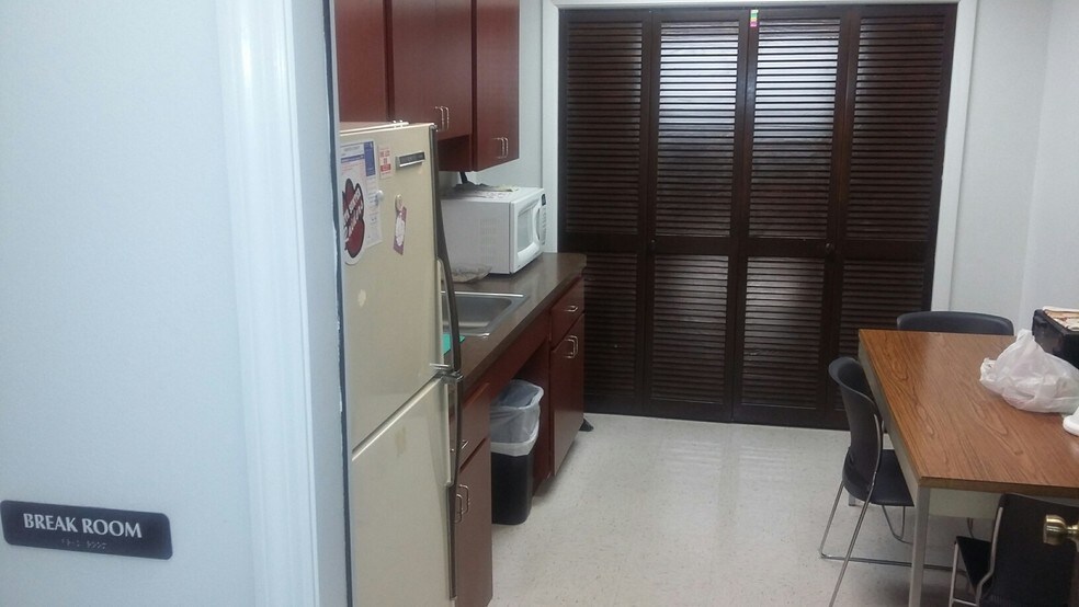 More Photos Of 4416 S US 301, Bushnell Medical For Sale