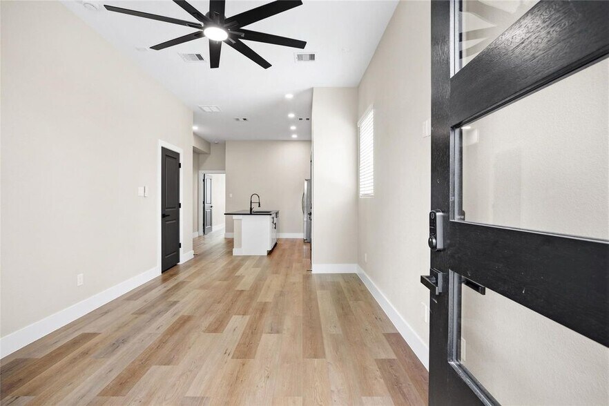 More Photos Of 6103 Shotwell st, Houston Multifamily For Sale