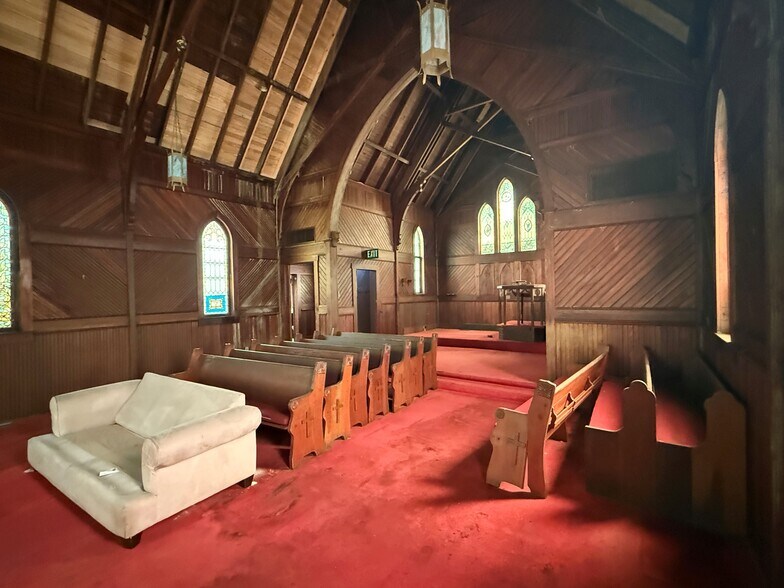 More Photos Of 18-20 E Pleasant St, Avon Park Religious Facility For Lease