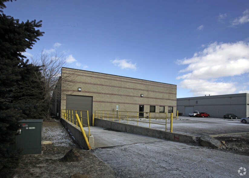 More Photos Of 320 Rocbaar Dr, Romeoville Warehouse For Sale