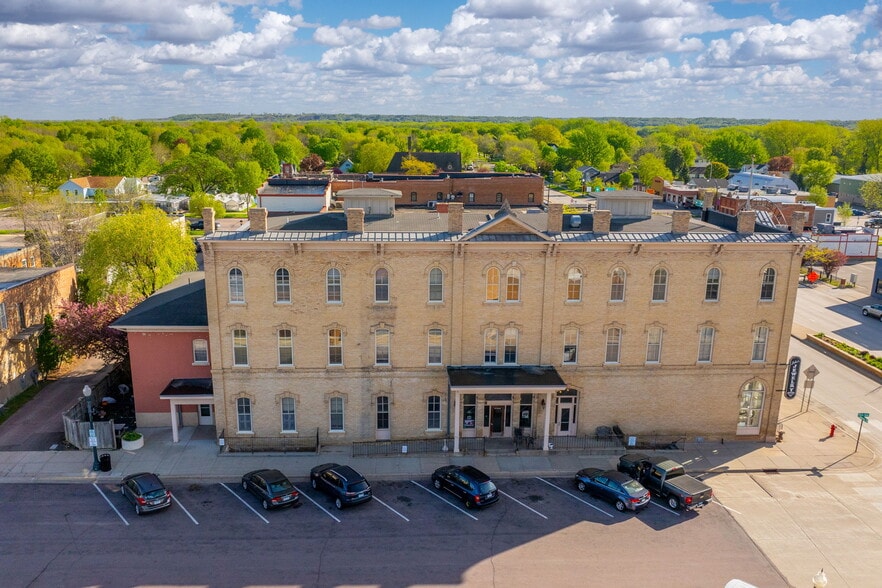 More Photos Of 122 S Minnesota Ave, Saint Peter Apartments For Sale