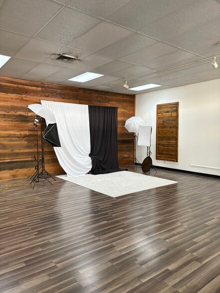More Photos Of 1116-1120 Grand Blvd, Kansas City Storefront For Lease