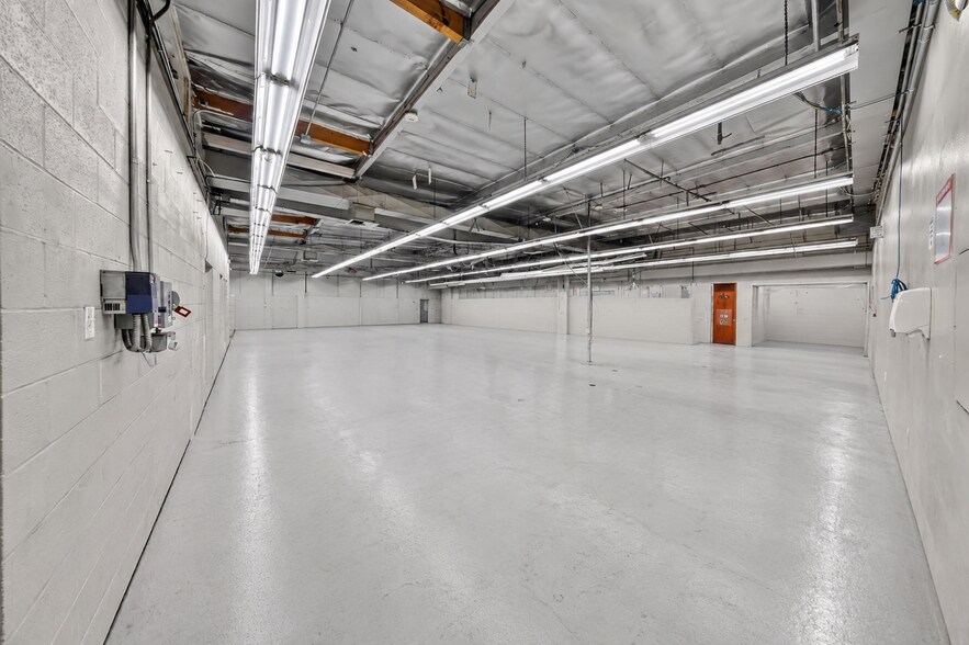More Photos Of 8484 San Fernando Rd, Sun Valley Warehouse For Lease